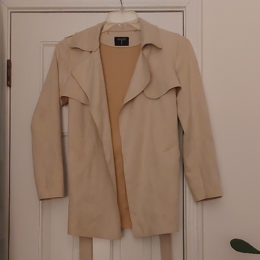 Tahari Cream Faux Leather Trench Coat With Waist Tie And Pockets. Size Xs